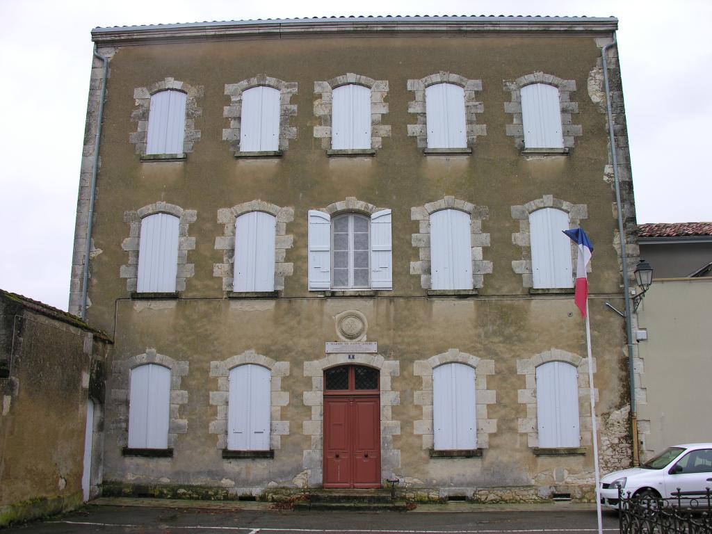 noviciat, puis aumônerie, actuellement siège d'association (Maison Saint-Louis)
