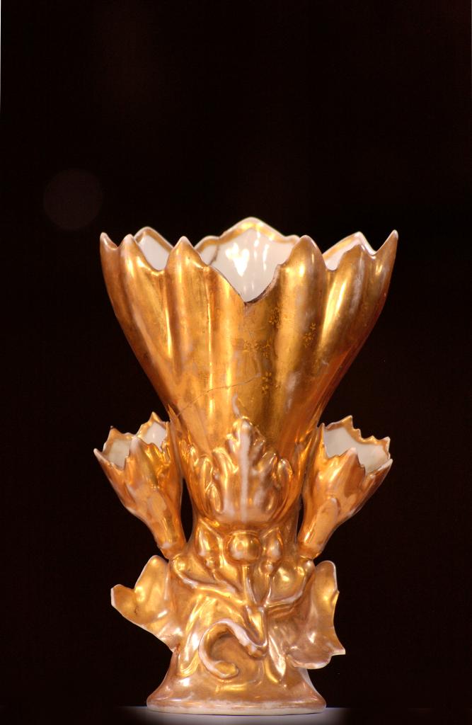 vase d'autel, de style néo-rocaille (n°1)