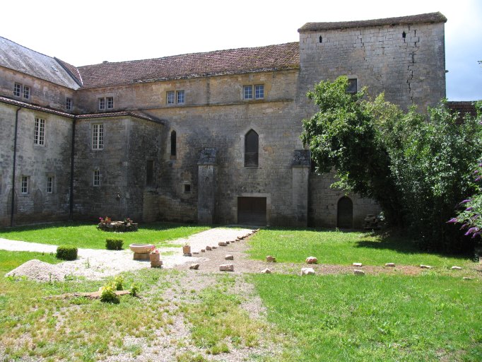 prieuré Notre-Dame, de chanoines de saint Augustin