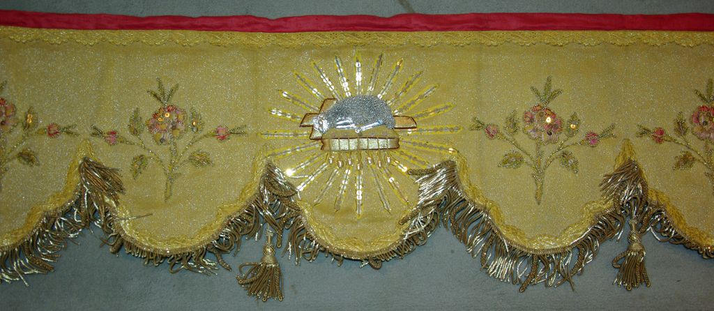sommaire des textiles de l'église de Saint-André-de-Roquepertuis