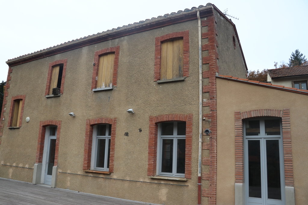 École