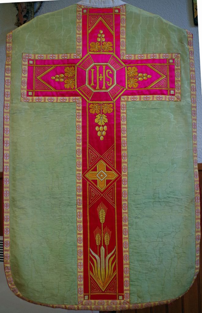 sommaire des textiles de l'église de Saint-Christol-lès-Alès