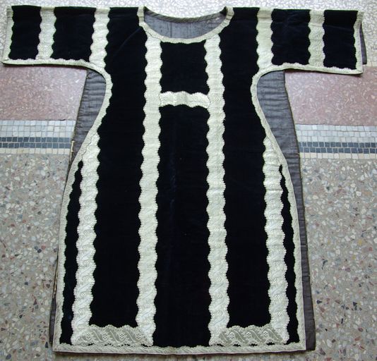 paire de dalmatiques noires (n° 65)