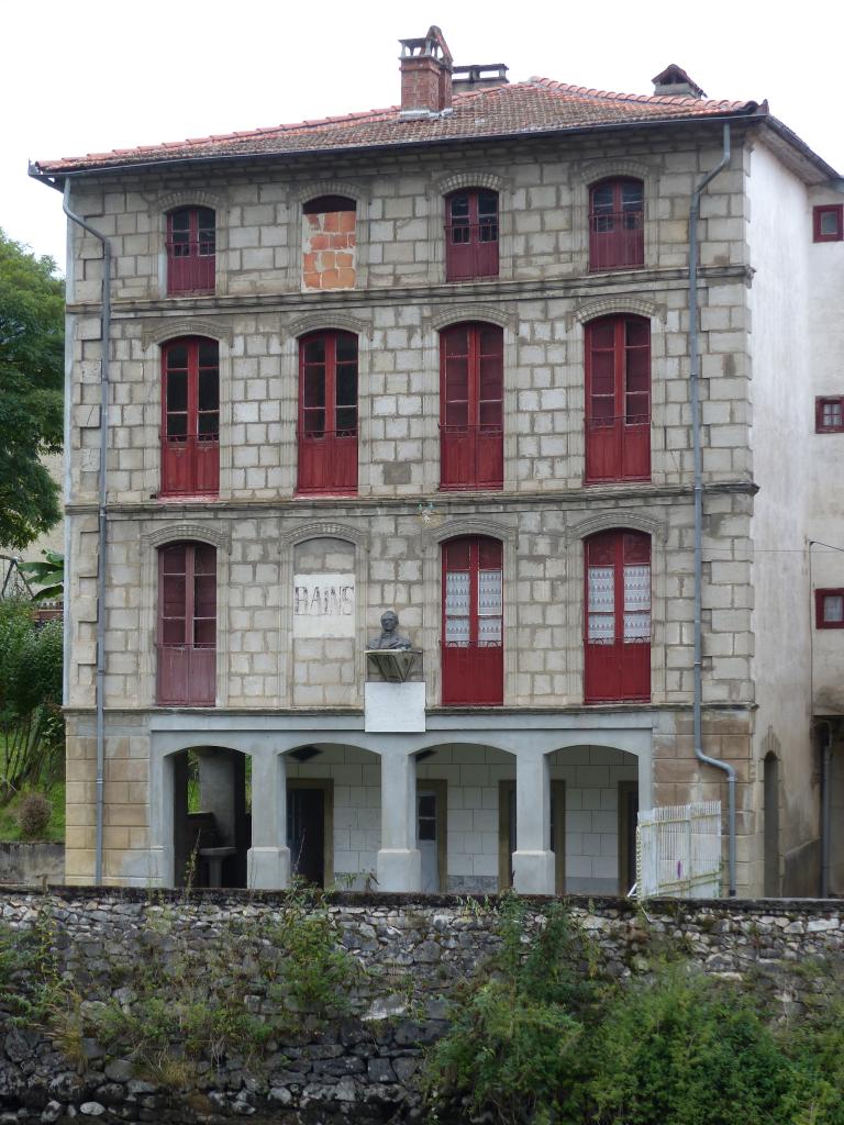 maison de médecin et établissement de bains