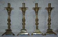 quatre chandeliers d'autel