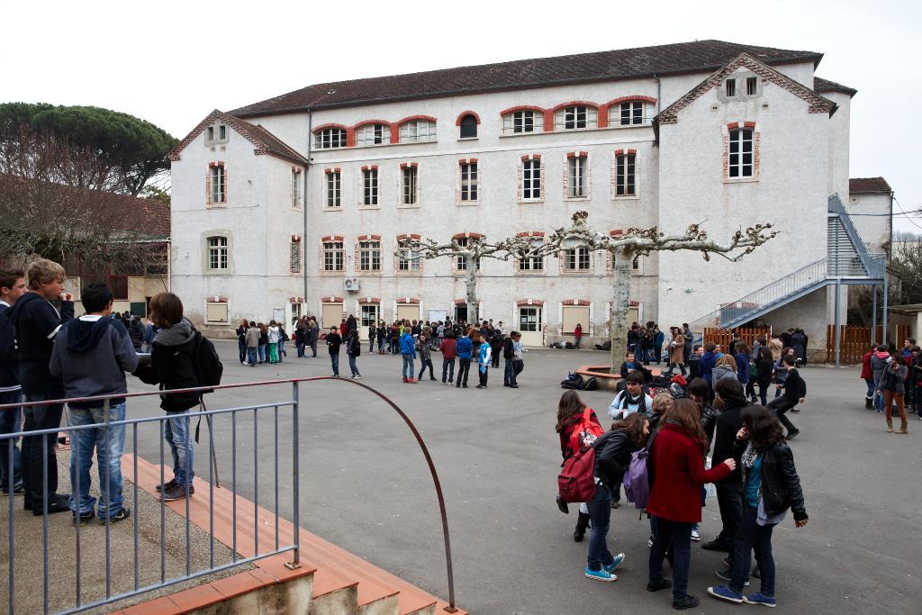 ancienne école primaire supérieure puis collège de l'Impernal
