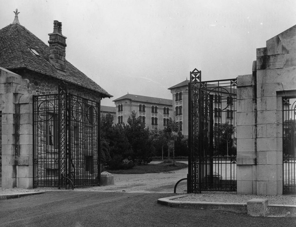 hôpital psychiatrique de Cayssiols, aujourd'hui centre Hospitalier Sainte-Marie de Rodez