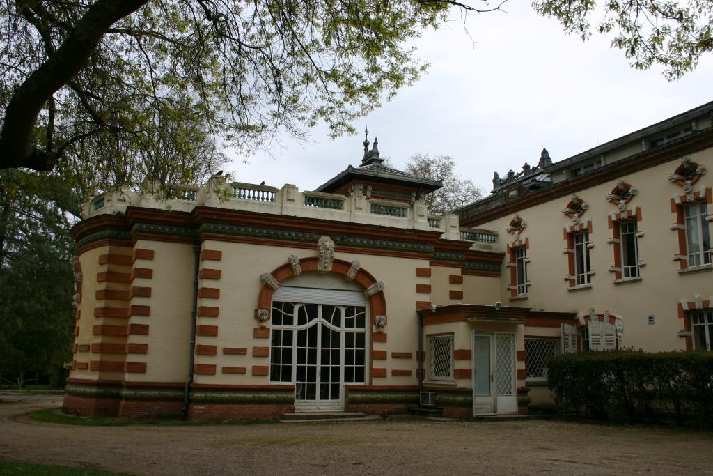 château de Longues-Aygues actuellement établissement médical