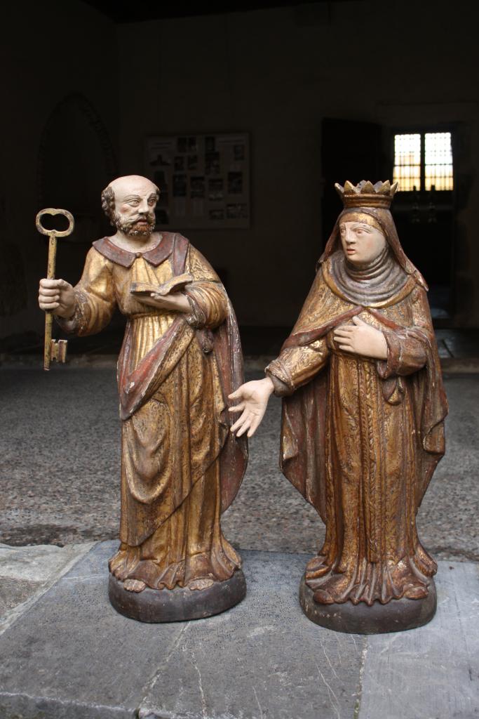 statues de saint Pierre et de sainte Elisabeth de Hongrie en pendant