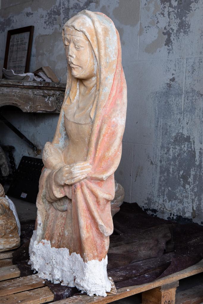 groupe sculpté de la Mise au tombeau