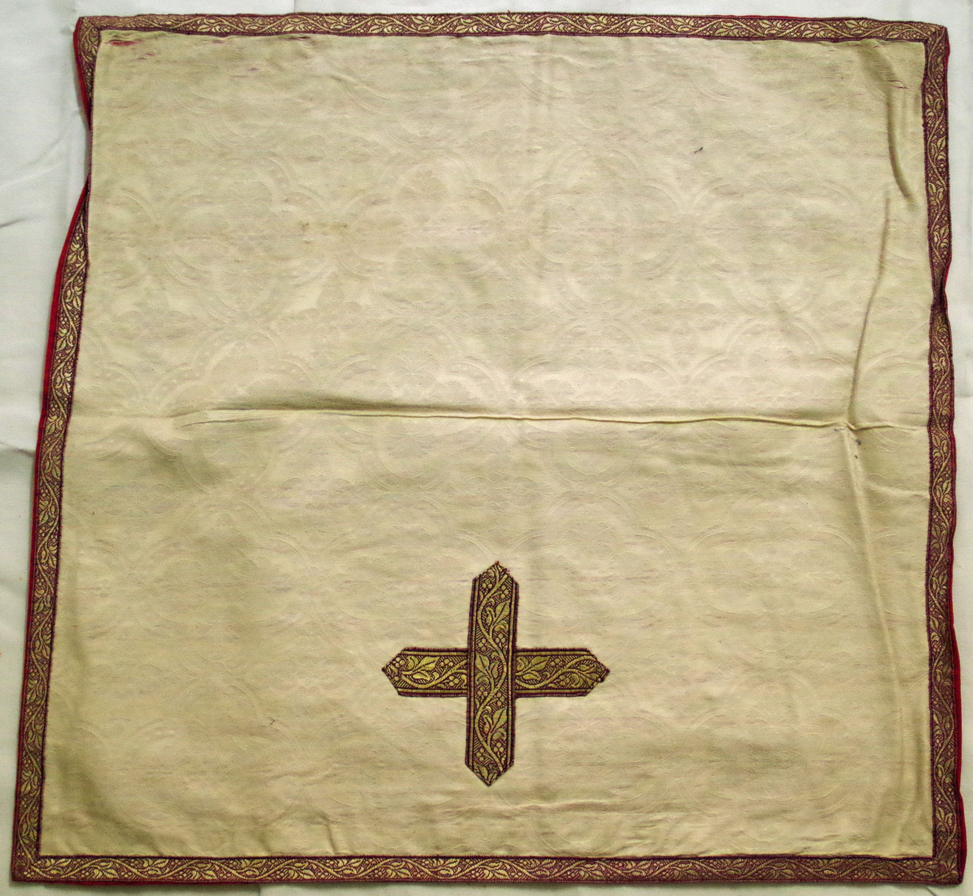 sommaire des textiles de l'église de Saint-Mamert-du-Gard