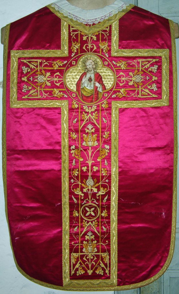 sommaire des textiles de l'église de Souvignargues