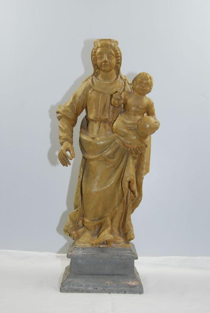 statue: Vierge à l'enfant