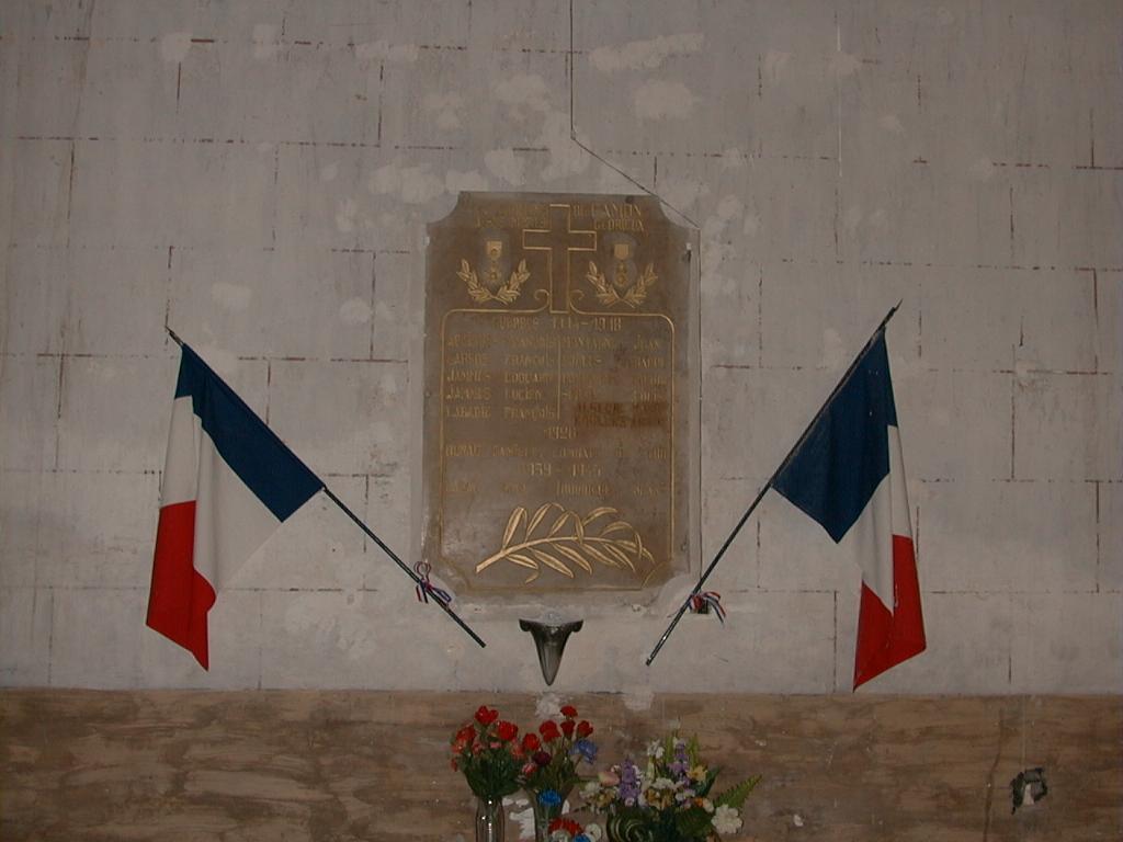 plaque commémorative de la guerre de 1914-1918, de la guerre de 1939-1945 et de la guerre de 1954-1962 (Algérie).