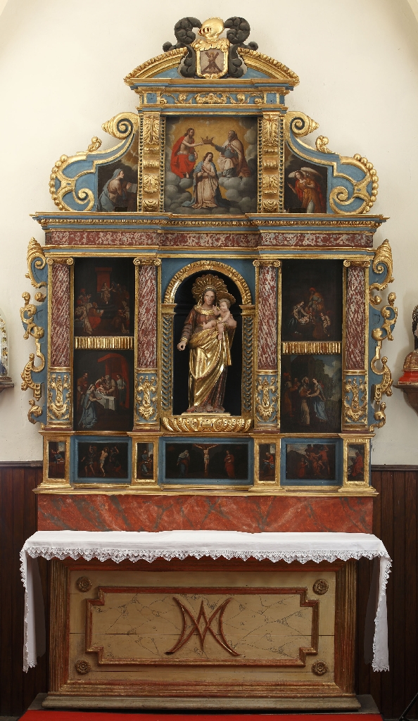 retable ; statue ; tableaux (5) ; predelle ; ailerons d'attique du Rosaire Vierge à l'Enfant ; couronnement de la Vierge (le) ; annonciation (l') ; Présentation au temple (la) ; Jésus parmi les docteurs ; Nativité (la) ; visitation (la) ; crucifixion (la) panneaux (5) ; prédelle ; ailerons d'attique ; statue