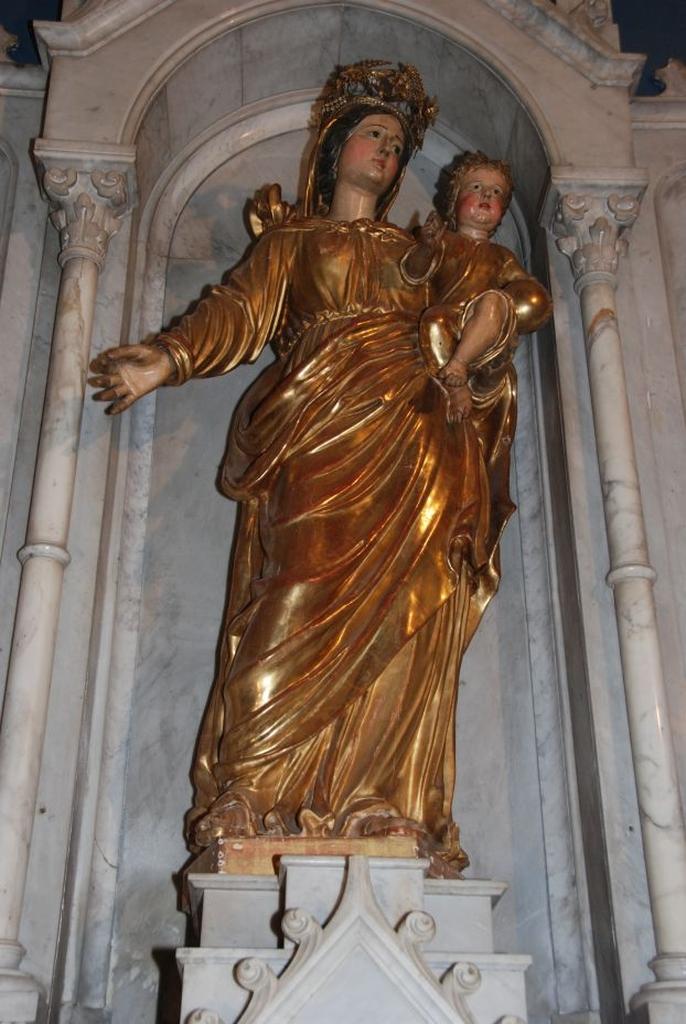 statue : Vierge à l'enfant