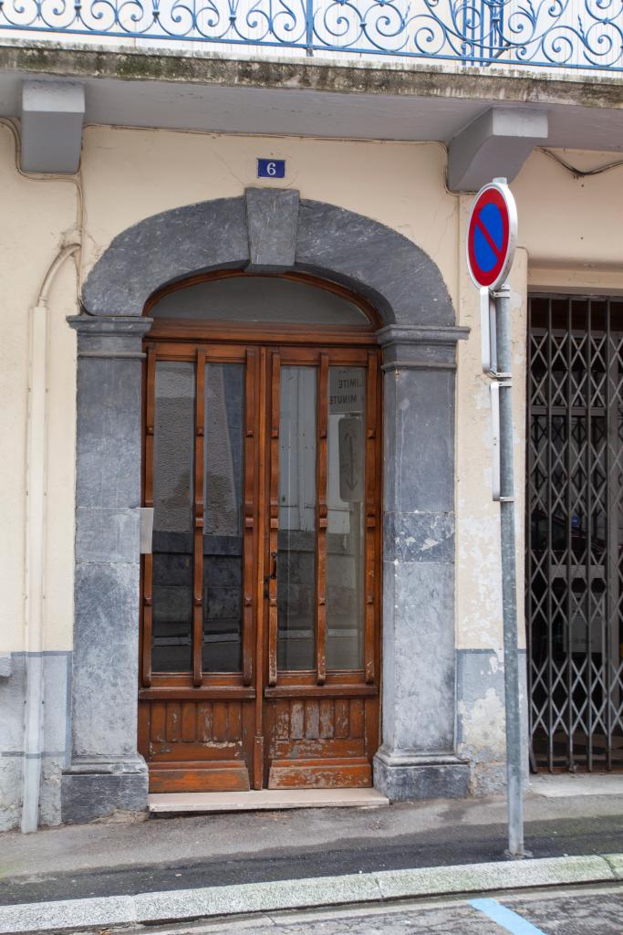 Maison de médecin, actuellement immeuble à logements