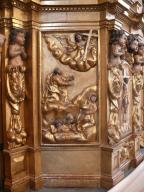 ensemble du maître-autel : autel tombeau ; tabernacle architecturé à ailes et exposition