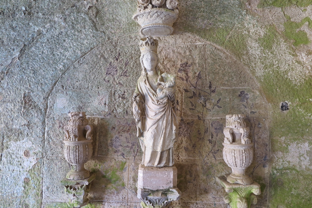 décor autour de la Vierge à l'enfant, galerie orientale du cloître