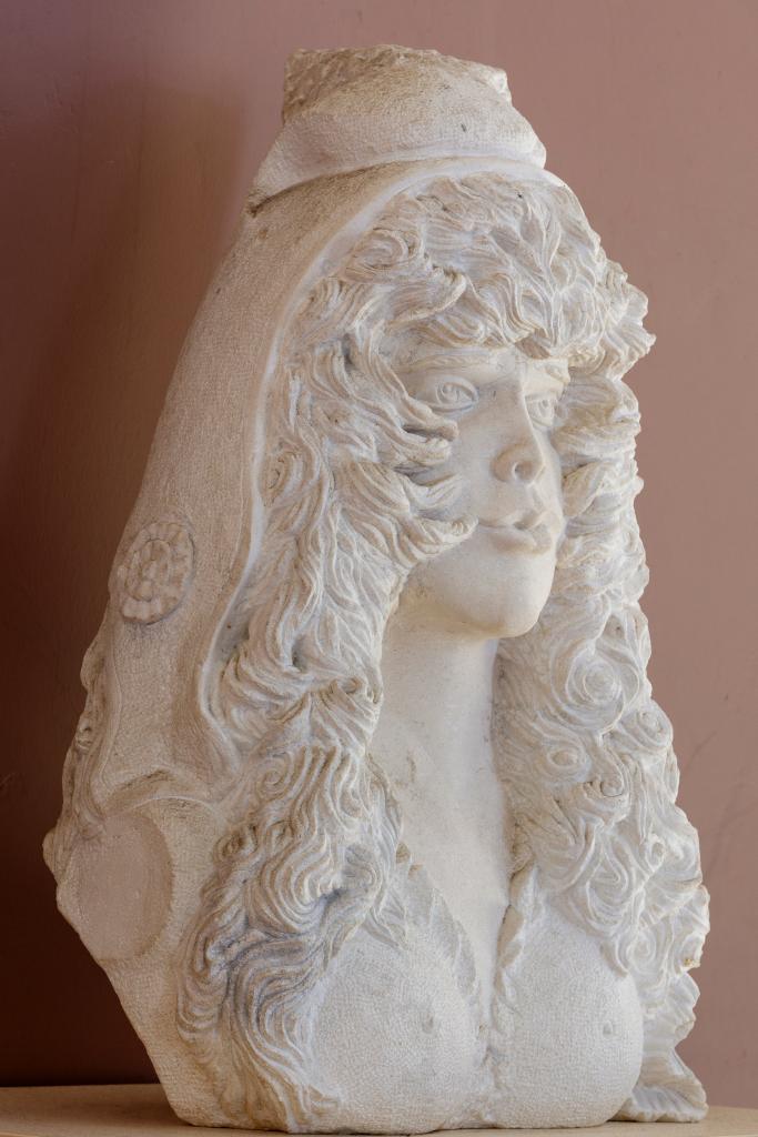 Haut-relief : Marianne