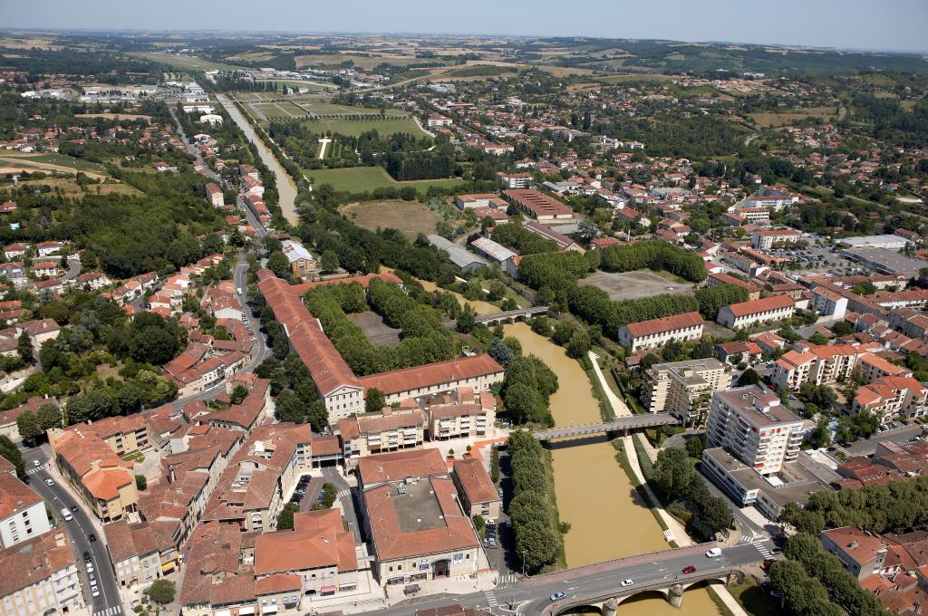 Quartier de cavalerie Henry, puis Quartier de cavalerie Espagne, Caserne d'artillerie et Centre d'Instruction du service de l'Intendance