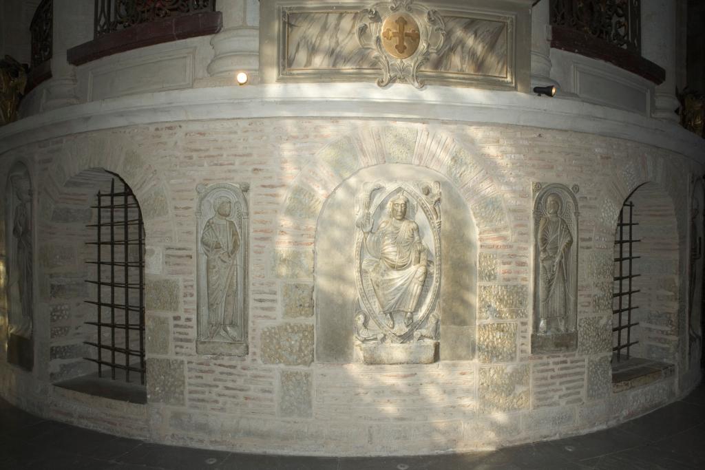 Abbaye de chanoines de saint Augustin, dite basilique Saint-Sernin, actuellement église paroissiale