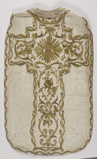 Ornement liturgique catholique blanc avec dalmatique