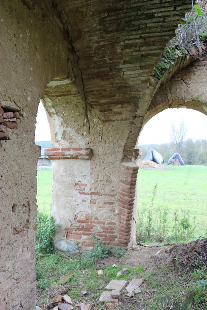 pigeonnier de l'ancienne abbaye cistercienne de Lagarde-Dieu