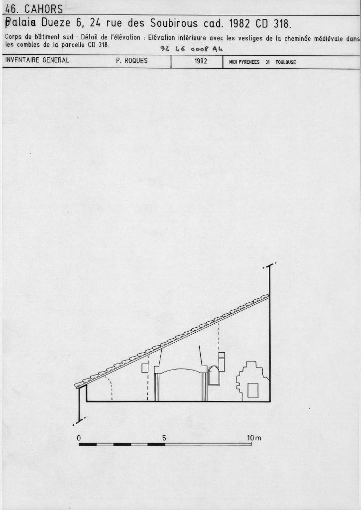 chapiteaux (5), bases (2), de bâtiments romans disparus