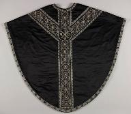 chasuble noire avec étole, voile de calice et bourse de corporal (n° 64)