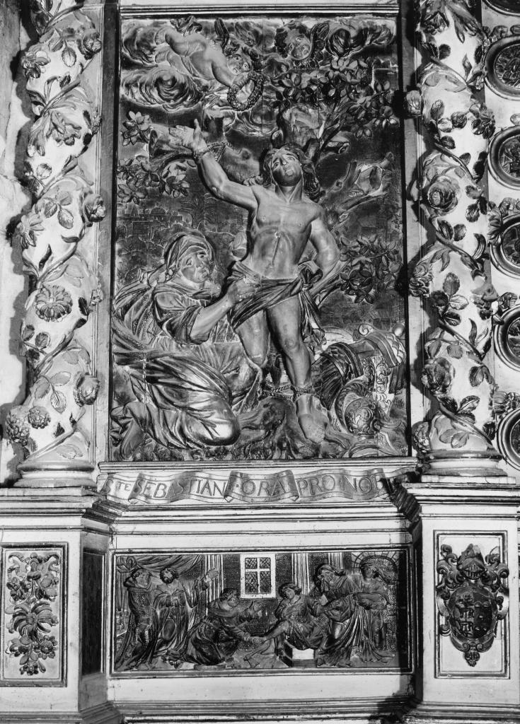 Paire de hauts-reliefs du retable du Rosaire : Saint Sébastien soigné ; Saint Roch soigné