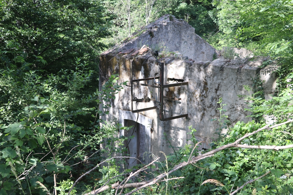 Usine hydroélectrique (ruines)