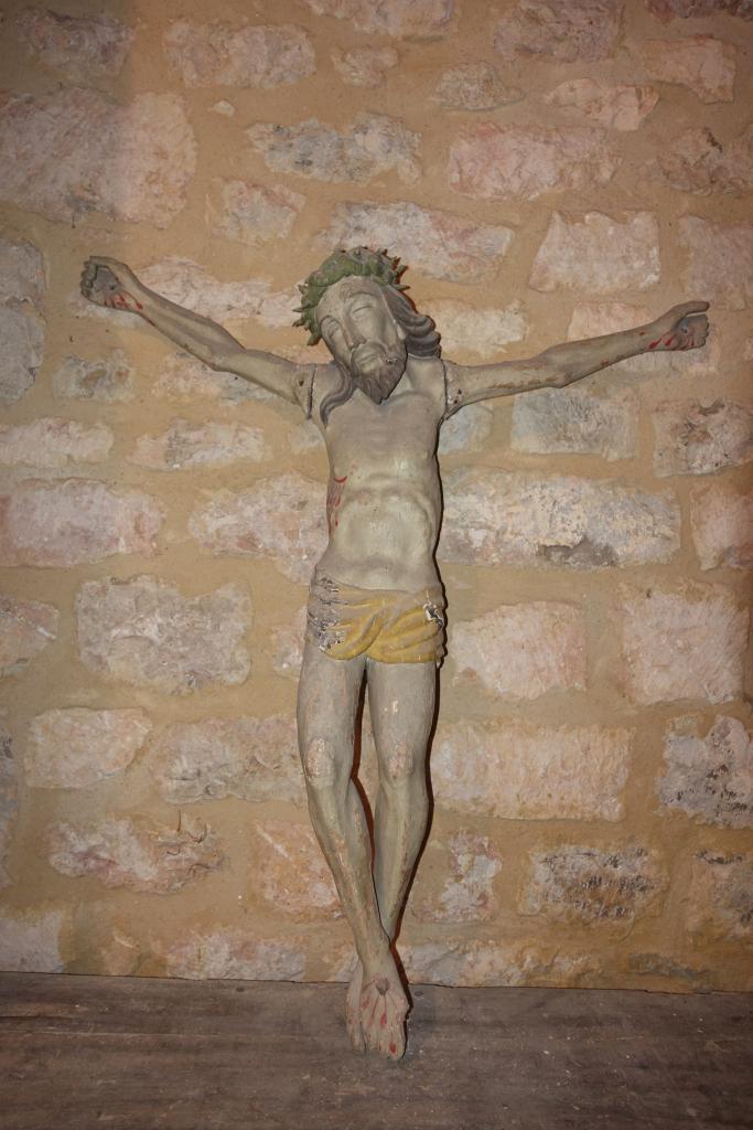 statue : Christ en croix