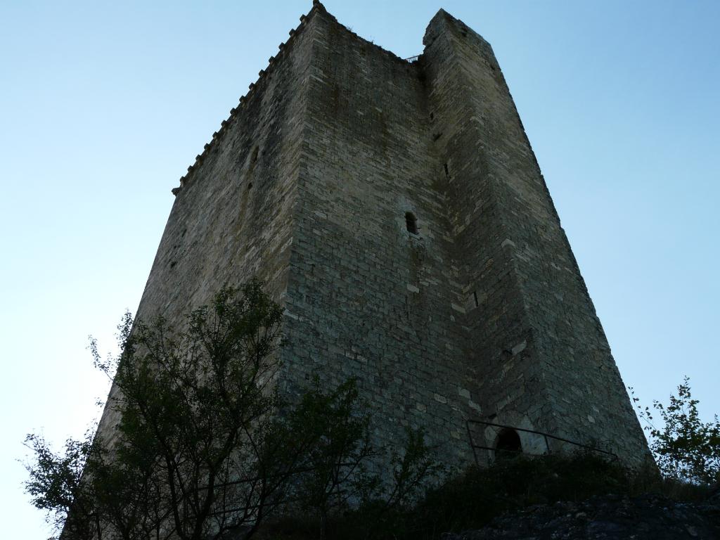 château fort : tour