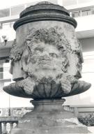2 vases décoratifs