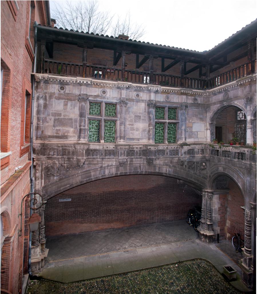 hôtel de Bernuy, puis collège universitaire, actuellement lycée Pierre de Fermat