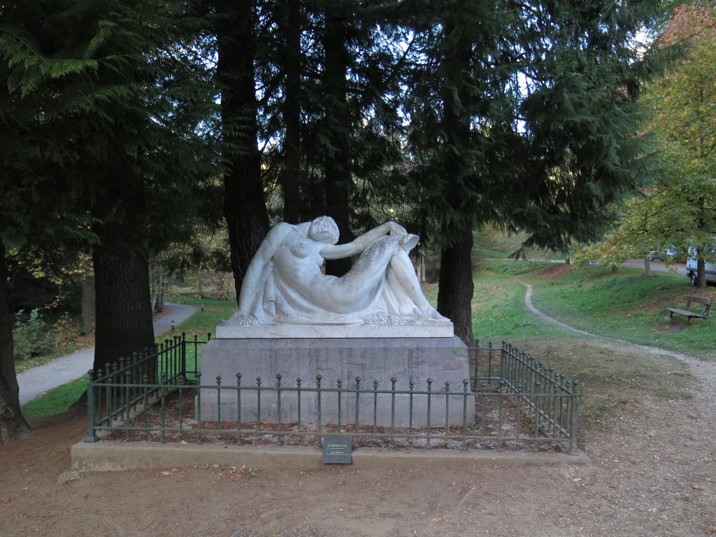statue : la Bacchante ivre