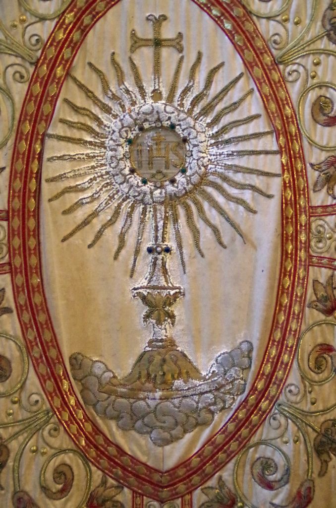 sommaire des textiles de l'église de Bourdic