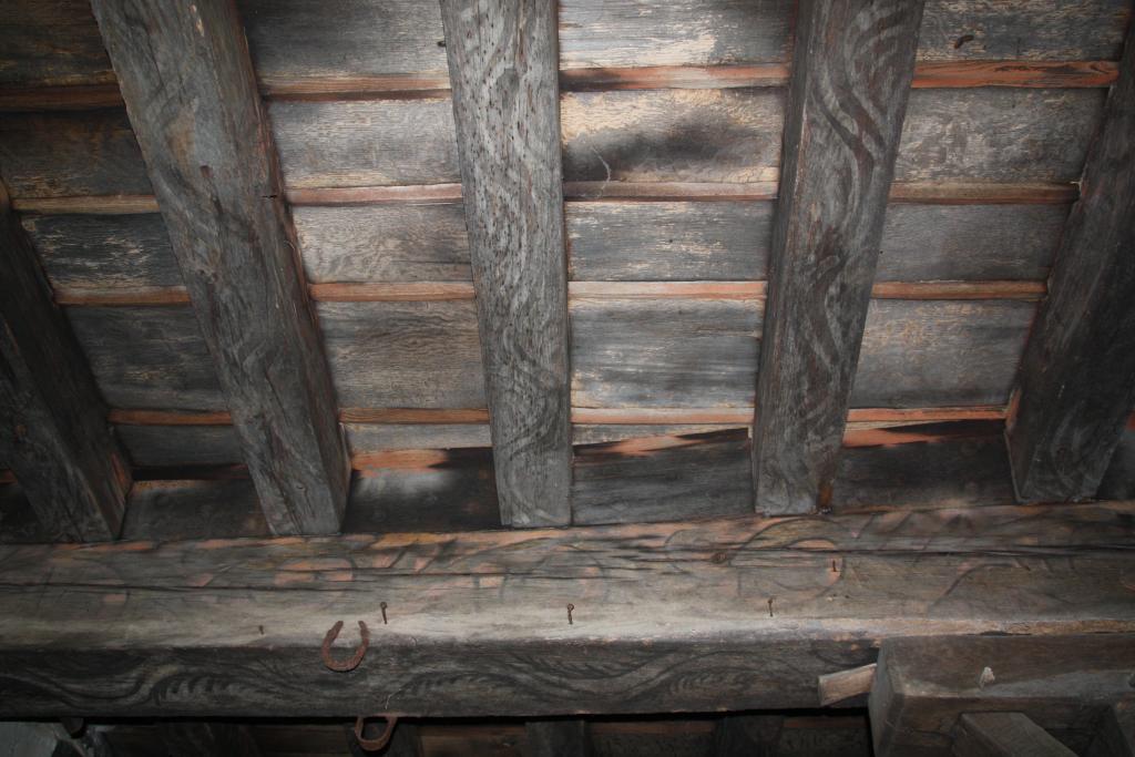 Peintures monumentales et plafond peint du logis