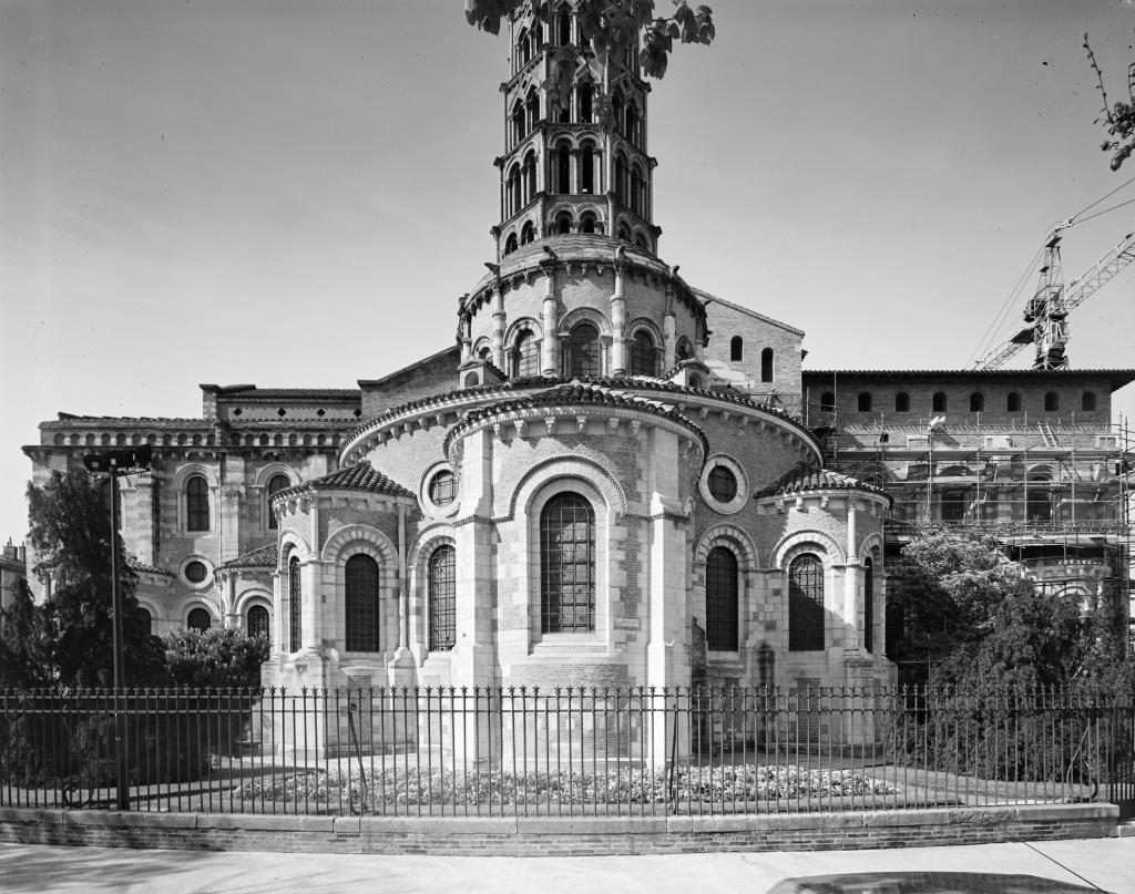 Abbaye de chanoines de saint Augustin, dite basilique Saint-Sernin, actuellement église paroissiale