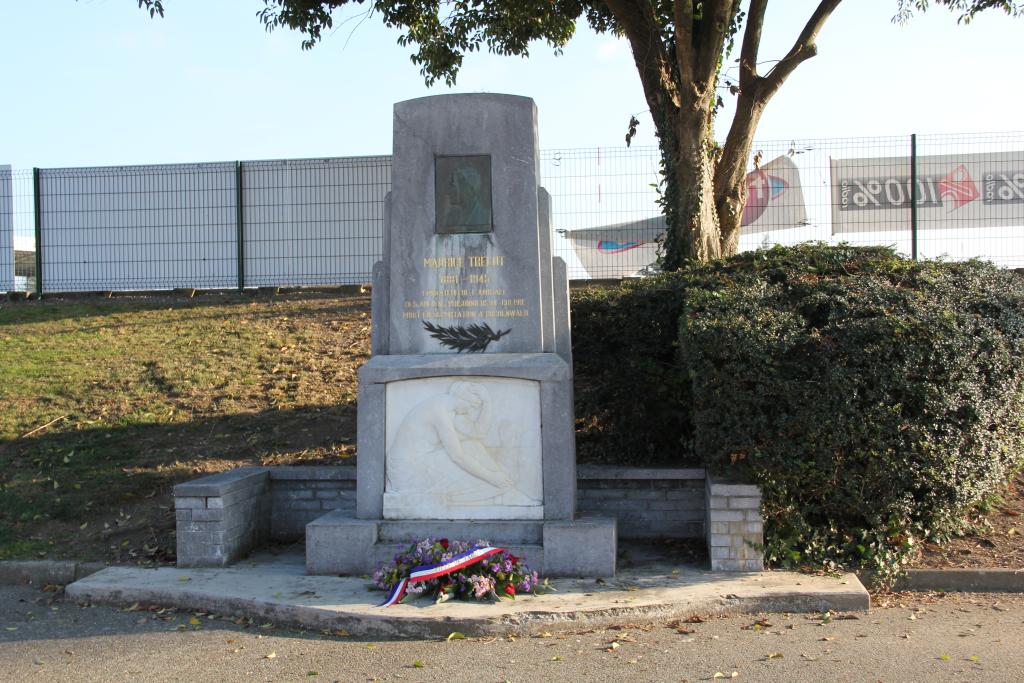 monument commémoratif dédié à Maurice Trélut