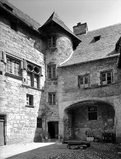 hôtel ou palais de la Raymondie, actuellement hôtel de ville