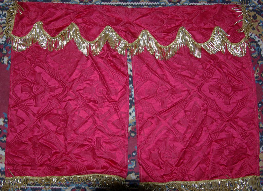 sommaire des textiles de l'église de Vallabrix