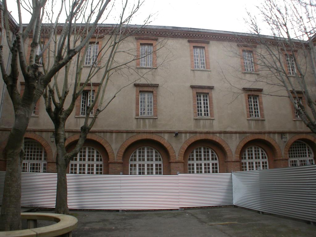 hôtel de Bernuy, puis collège universitaire, actuellement lycée Pierre de Fermat