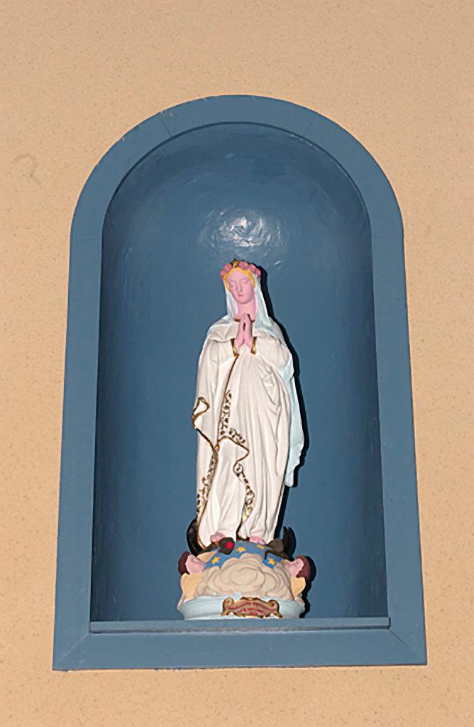 statue (statuette) : Immaculée Conception sur une nuée