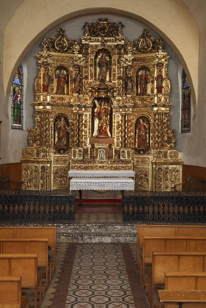 retable ; statue (6) ; gradins d'autel ; tabernacle ; autel du maître-autel du maître-autel