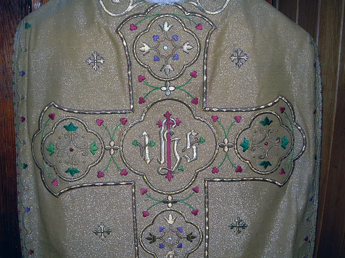 chasuble, étole de clerc : ornement or