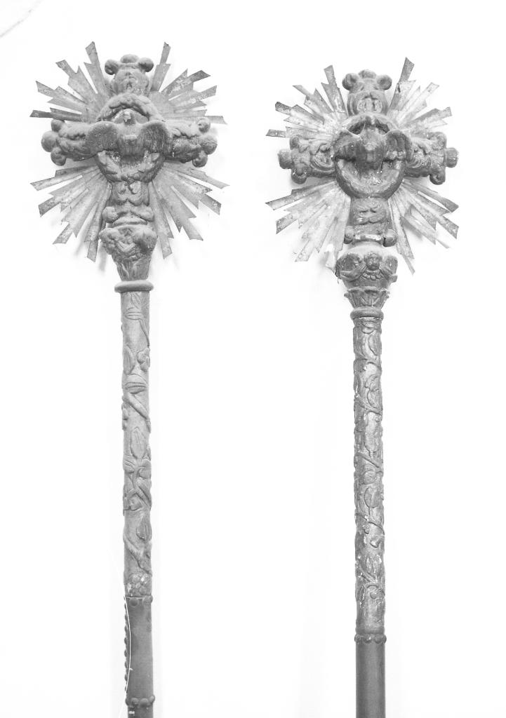 deux bâtons de procession