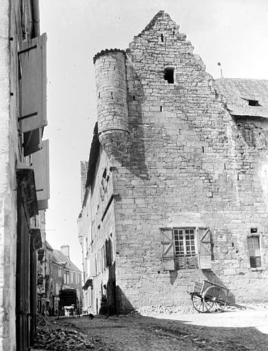 hôtel ou palais de la Raymondie, actuellement hôtel de ville