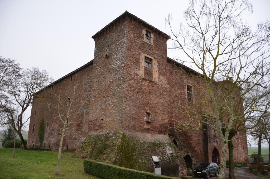 château des évêques de Vabre, aujourd'hui mairie et musée de l'archerie